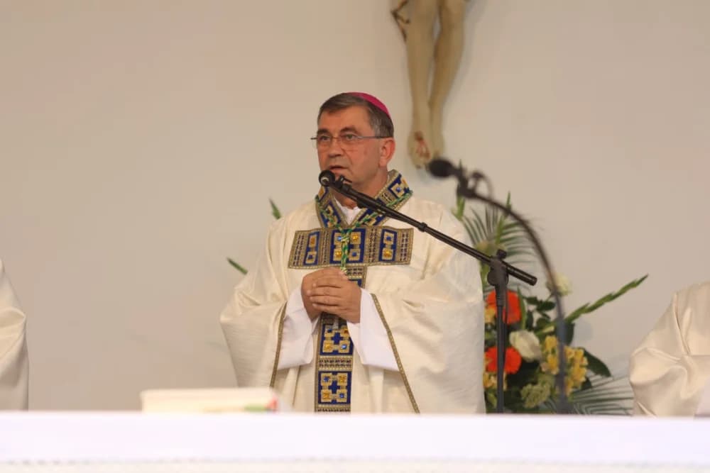 HODOČAŠĆE U VOĆIN: Euharistijskim slvljem i zavjetnom procesijom proslavljena Nebeska Majka