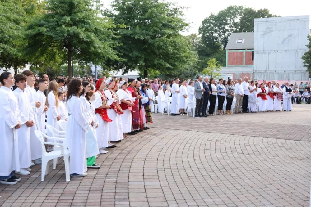 HODOČAŠĆE U VOĆIN: Euharistijskim slvljem i zavjetnom procesijom proslavljena Nebeska Majka