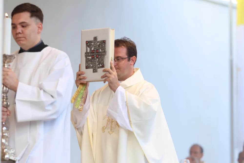 HODOČAŠĆE U VOĆIN: Euharistijskim slvljem i zavjetnom procesijom proslavljena Nebeska Majka