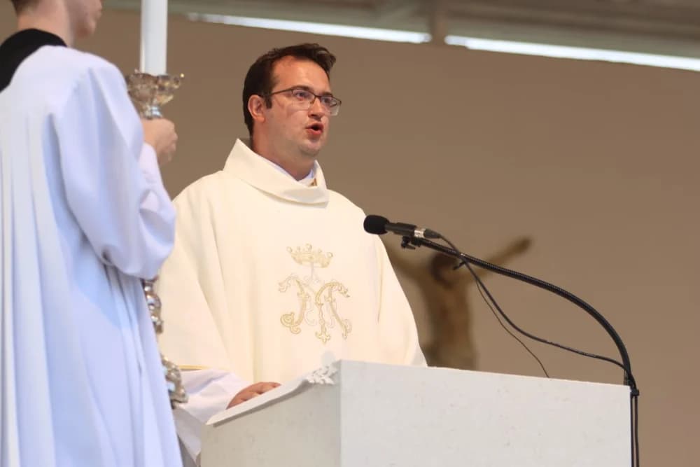 HODOČAŠĆE U VOĆIN: Euharistijskim slvljem i zavjetnom procesijom proslavljena Nebeska Majka