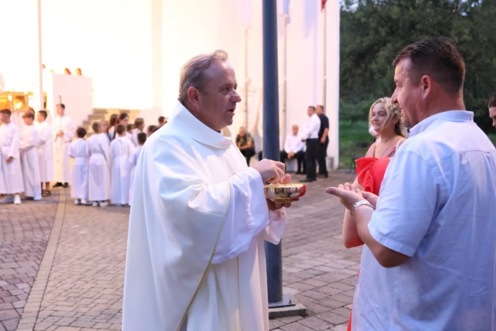 HODOČAŠĆE U VOĆIN: Euharistijskim slvljem i zavjetnom procesijom proslavljena Nebeska Majka