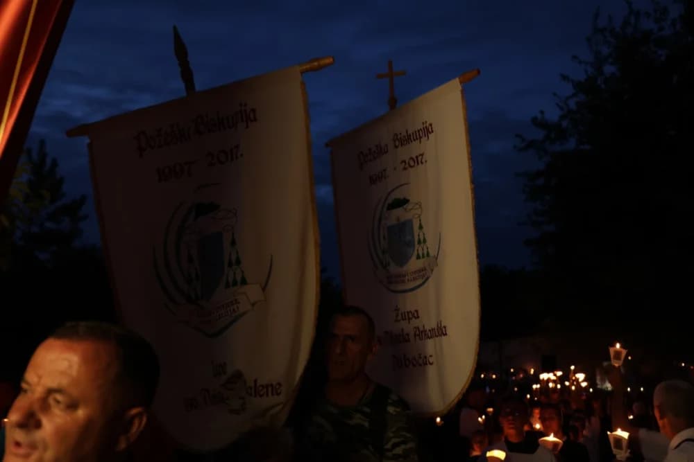 HODOČAŠĆE U VOĆIN: Euharistijskim slvljem i zavjetnom procesijom proslavljena Nebeska Majka