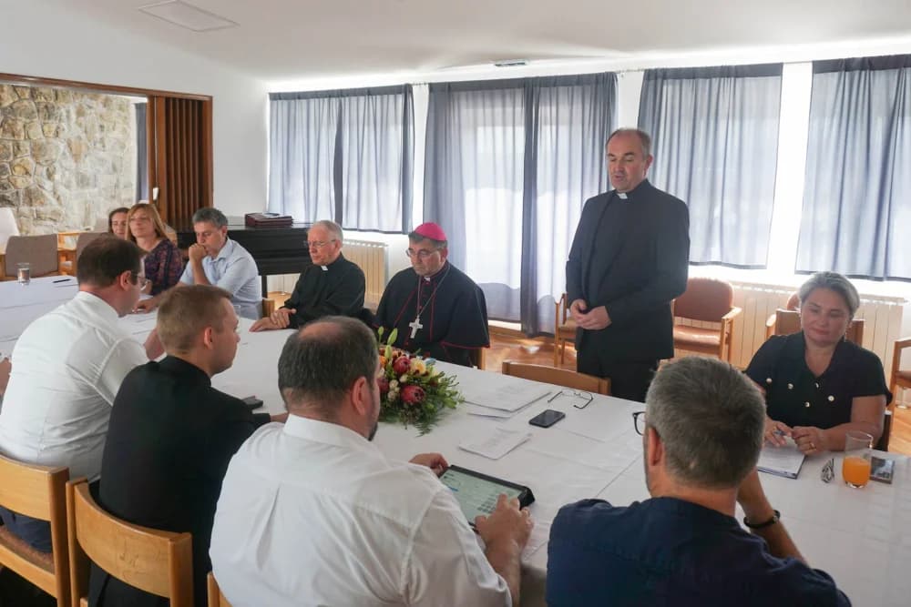 Održan sastanak ravnatelja, duhovnika i vjeroučitelja katoličkih škola Požeške biskupije