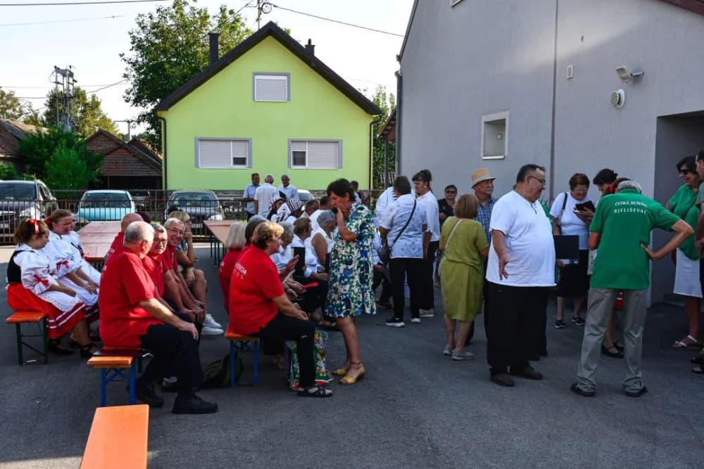 Naši korijeni: Očuvanje tradicije kroz pjesmu i ples u Bjeliševcu