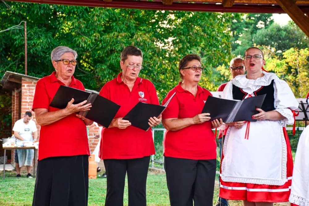 Naši korijeni: Očuvanje tradicije kroz pjesmu i ples u Bjeliševcu