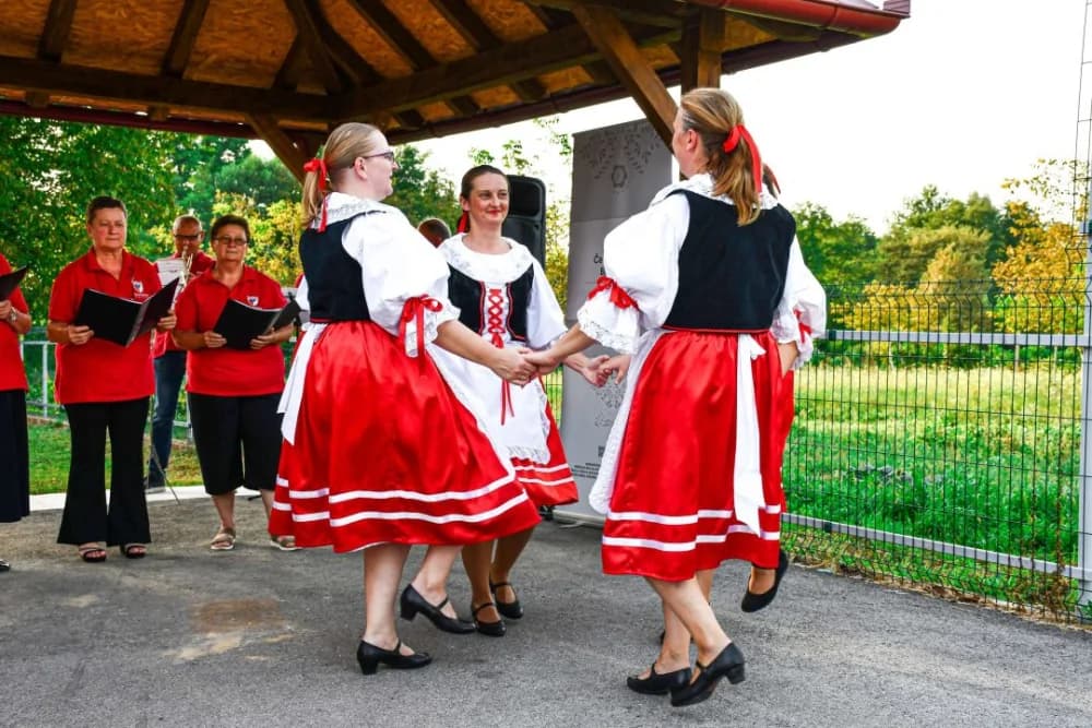 Naši korijeni: Očuvanje tradicije kroz pjesmu i ples u Bjeliševcu