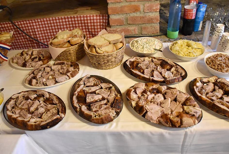 [FOTO] Ivanovići slavili otvorenje kuće za odmor, imendan i zaštitnika župe