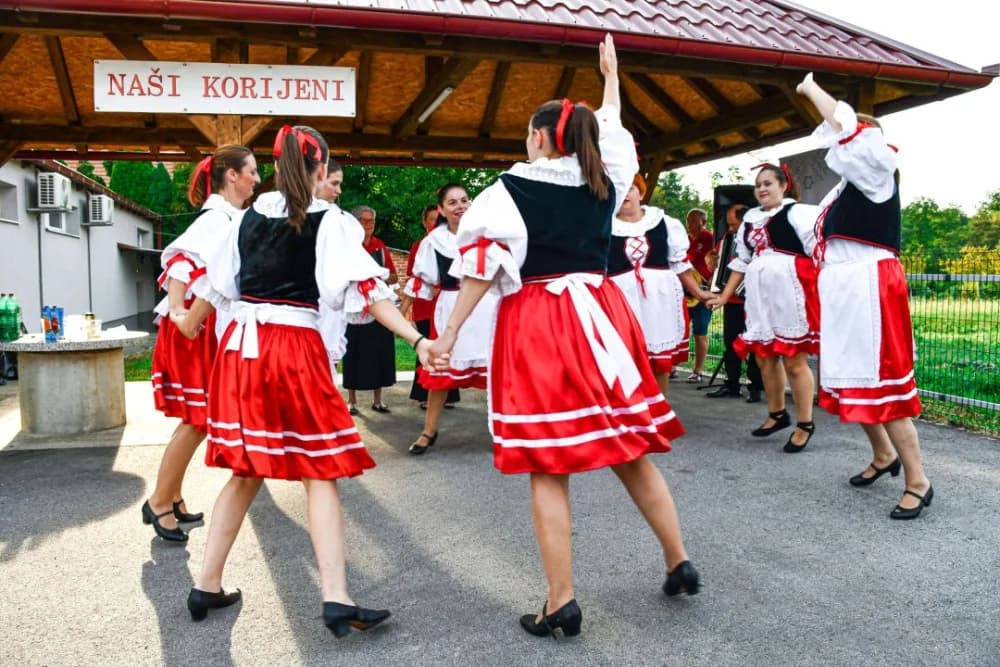 Naši korijeni: Očuvanje tradicije kroz pjesmu i ples u Bjeliševcu
