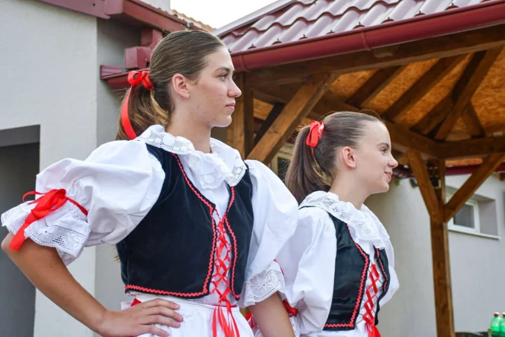 Naši korijeni: Očuvanje tradicije kroz pjesmu i ples u Bjeliševcu