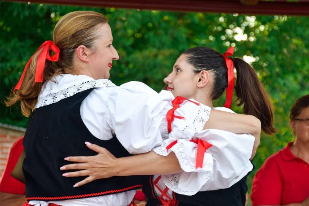 Naši korijeni: Očuvanje tradicije kroz pjesmu i ples u Bjeliševcu
