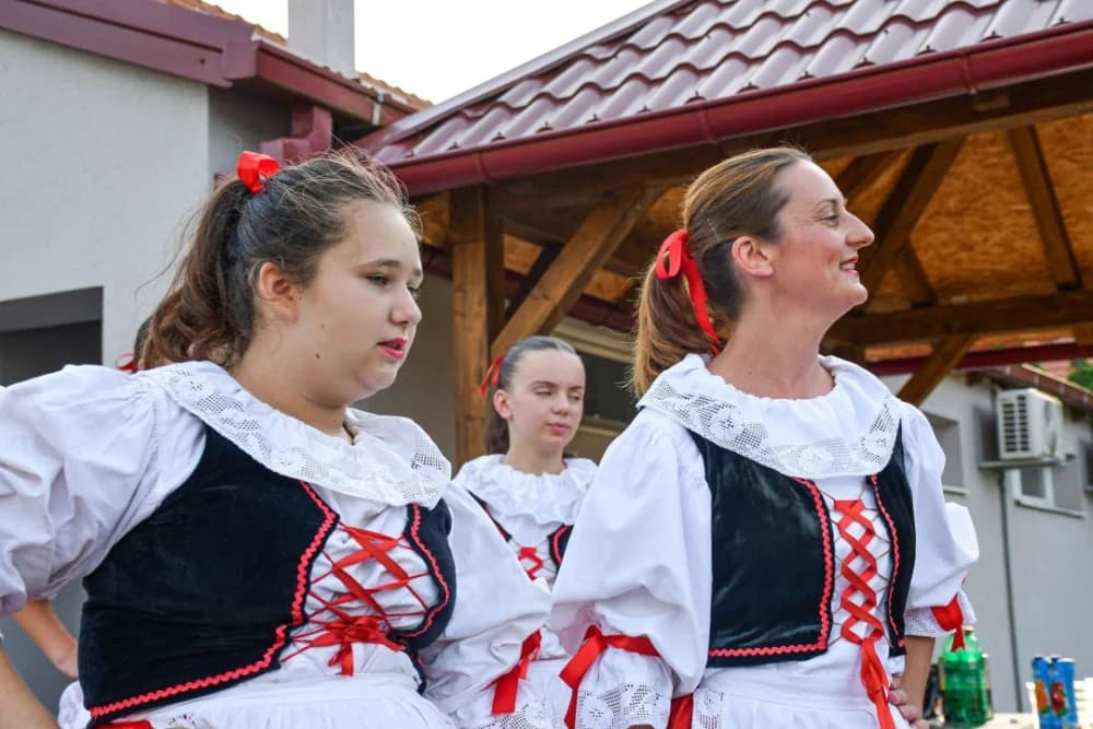 Naši korijeni: Očuvanje tradicije kroz pjesmu i ples u Bjeliševcu