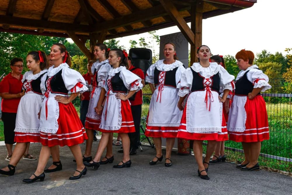 Naši korijeni: Očuvanje tradicije kroz pjesmu i ples u Bjeliševcu