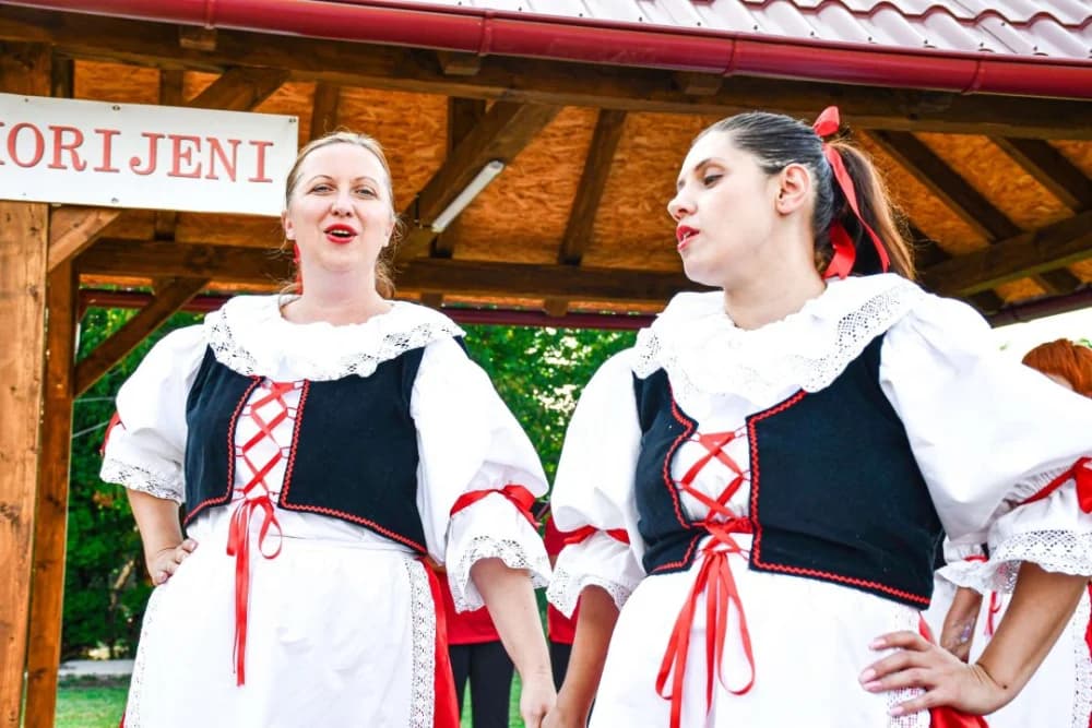 Naši korijeni: Očuvanje tradicije kroz pjesmu i ples u Bjeliševcu