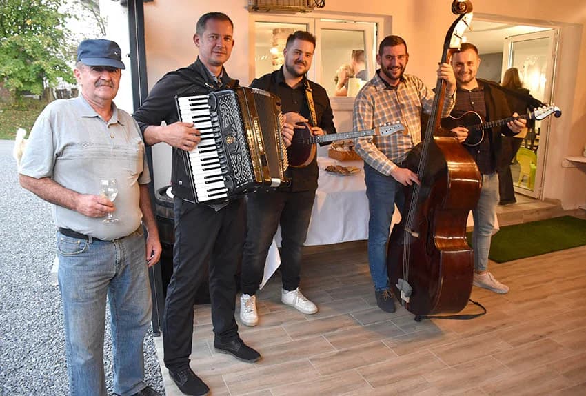[FOTO] Ivanovići slavili otvorenje kuće za odmor, imendan i zaštitnika župe