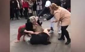Tri dame se ʼpočerupaleʼ u Pleternici: Muškarci im nisu niti do koljena u takvim situacijama!