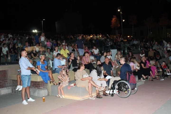 Održan koncert duhovne glazbe „Neka mi bude” na Trgu bećarca u Pleternici