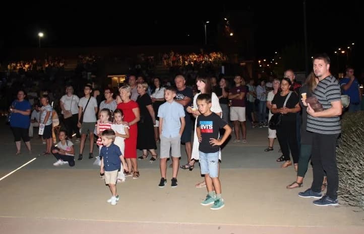 Održan koncert duhovne glazbe „Neka mi bude” na Trgu bećarca u Pleternici