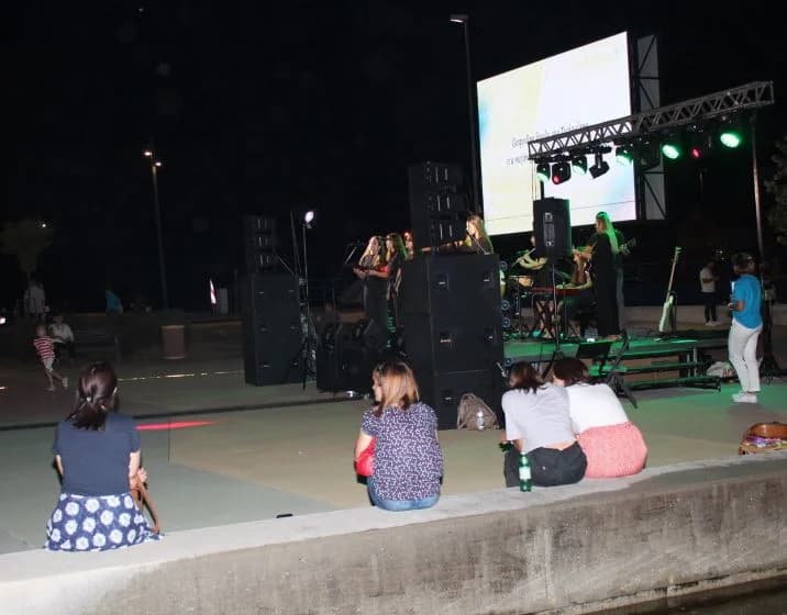 Održan koncert duhovne glazbe „Neka mi bude” na Trgu bećarca u Pleternici