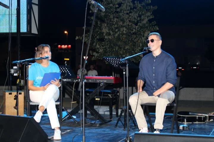 Održan koncert duhovne glazbe „Neka mi bude” na Trgu bećarca u Pleternici