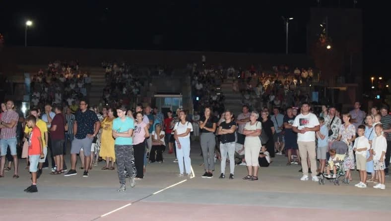 Održan koncert duhovne glazbe „Neka mi bude” na Trgu bećarca u Pleternici