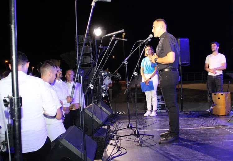 Održan koncert duhovne glazbe „Neka mi bude” na Trgu bećarca u Pleternici