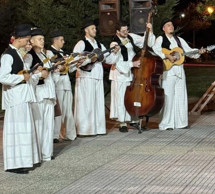 Na međunarodnom folklornom festivalu u Grčkoj pleternički KUD Orljava predstavio svoj grad i požeški kraj