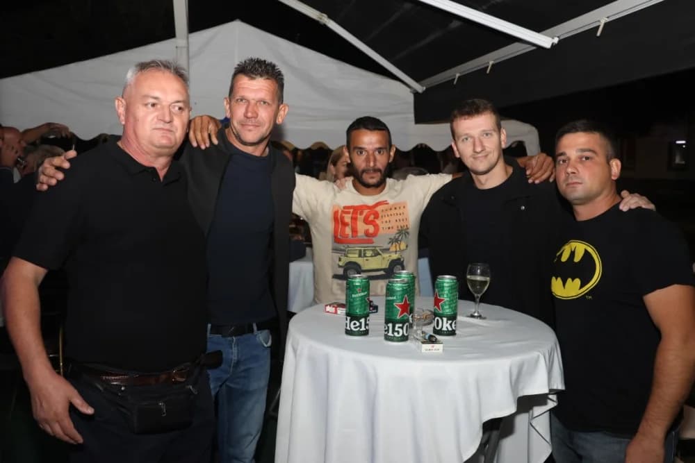 /FOTOGALERIJA/ Caffebar Camel u Kutjevu proslavio 30. obljetnicu rada: Kod nas u lokal dolaze kako one mlađe tako i starije generacije jer se ugodno osjećajuʼ