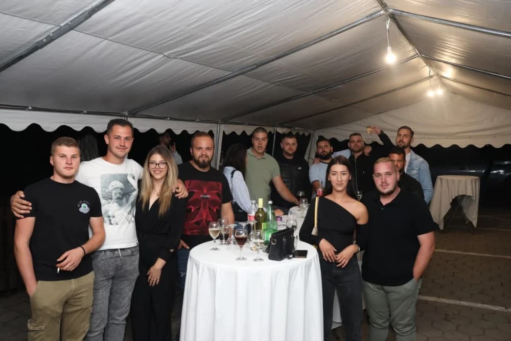 /FOTOGALERIJA/ Caffebar Camel u Kutjevu proslavio 30. obljetnicu rada: Kod nas u lokal dolaze kako one mlađe tako i starije generacije jer se ugodno osjećajuʼ
