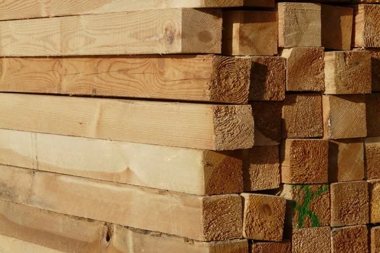 Dvojica momaka iz kutjevačkog kraja ukrali drvenu građu 84-godišnjaku