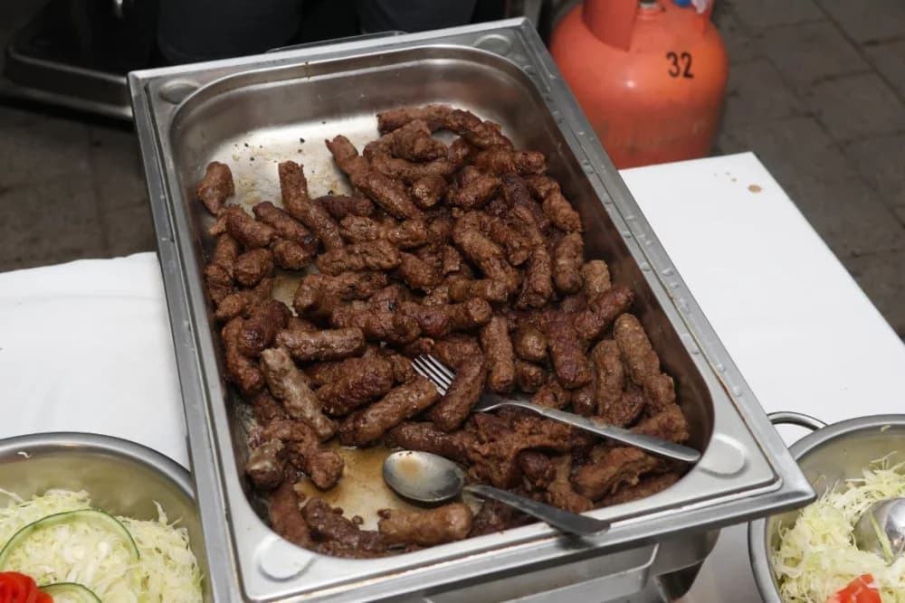 /FOTOGALERIJA/ Caffebar Camel u Kutjevu proslavio 30. obljetnicu rada: Kod nas u lokal dolaze kako one mlađe tako i starije generacije jer se ugodno osjećajuʼ