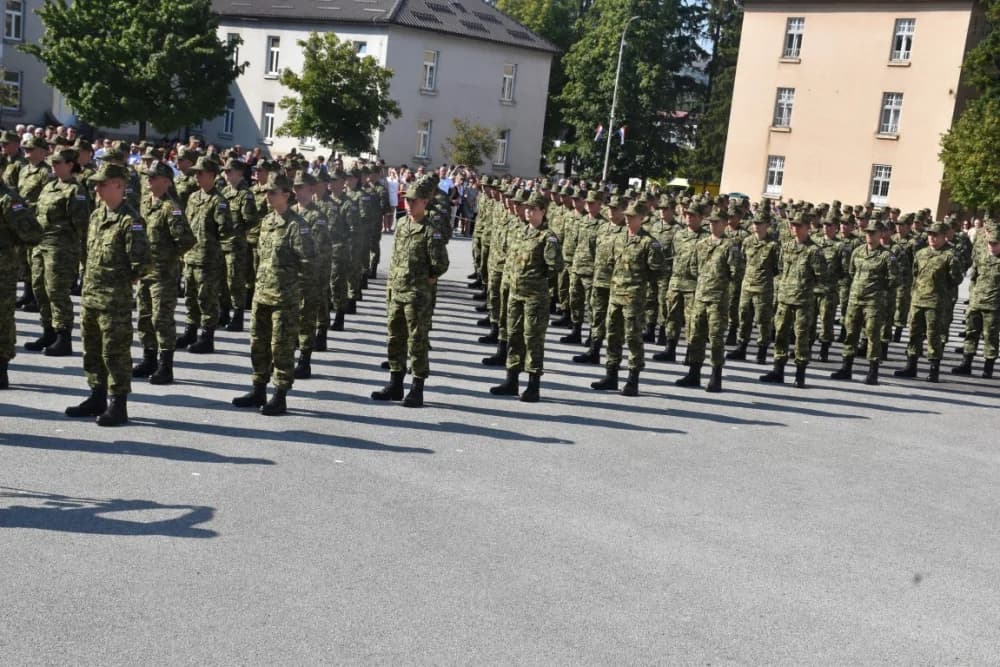 Svečanost u požeškoj vojarni 123. brigade: Prisegnuo 43. naraštaj ročnika na dragovoljnom osposobljavanju