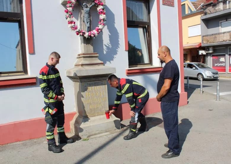Vatrogasci Vatrogasnog centra Pleternica odali počast poginulim kolegama u kornatskoj tragediji