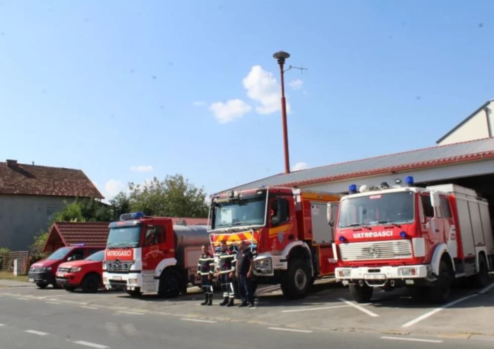 Vatrogasci Vatrogasnog centra Pleternica odali počast poginulim kolegama u kornatskoj tragediji