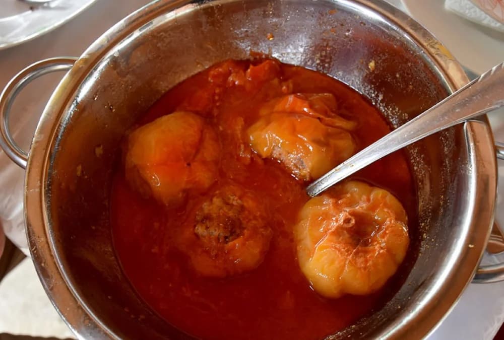 Kokošiji kirvaj kao tradicija uz slavonski ručak kod Jagečića u Biškupcima