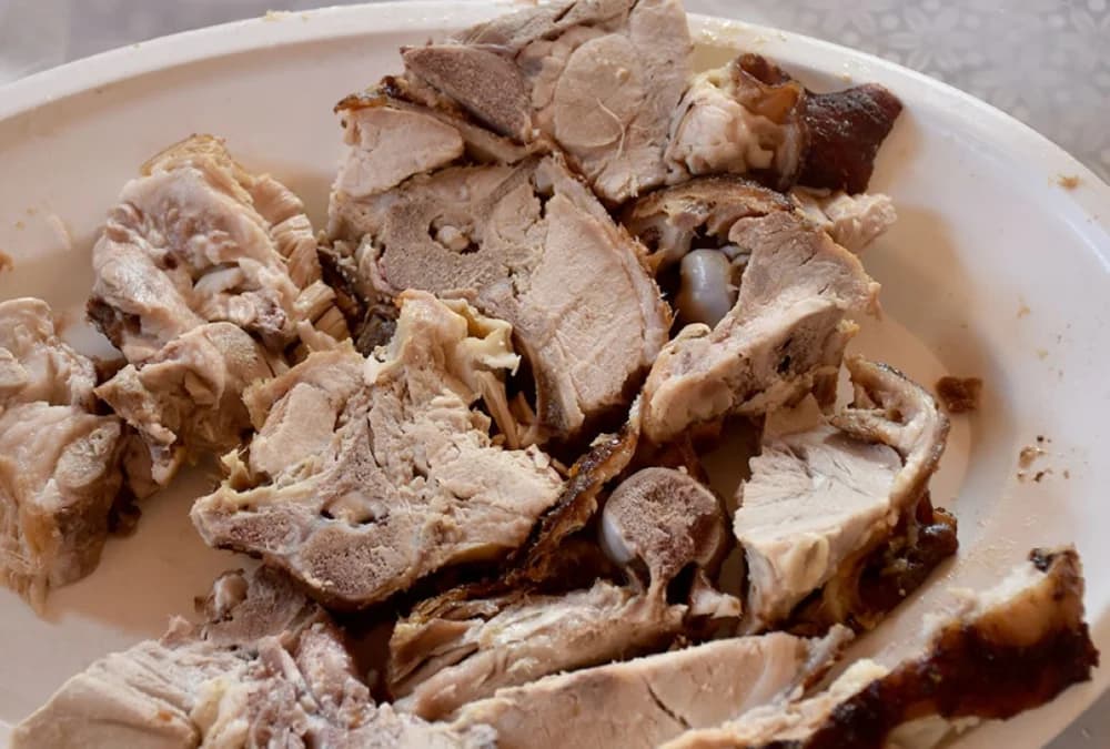 Kokošiji kirvaj kao tradicija uz slavonski ručak kod Jagečića u Biškupcima