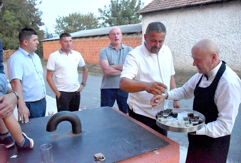 NOGOMETNA LEGRNDA MILE PAVELIĆ PROSLAVIO 40. ROĐENDAN: Brojni uzvanici na proslavi u Alilovcima