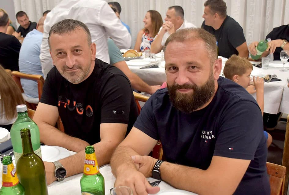 NOGOMETNA LEGRNDA MILE PAVELIĆ PROSLAVIO 40. ROĐENDAN: Brojni uzvanici na proslavi u Alilovcima
