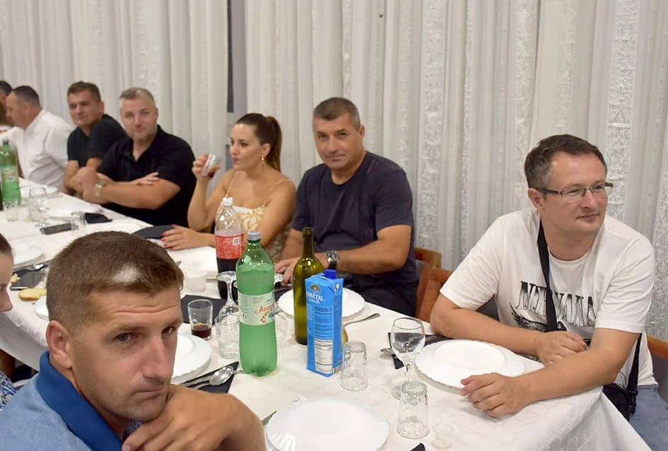 NOGOMETNA LEGRNDA MILE PAVELIĆ PROSLAVIO 40. ROĐENDAN: Brojni uzvanici na proslavi u Alilovcima