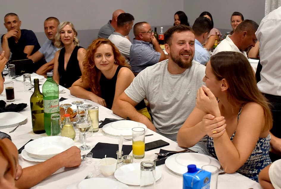 NOGOMETNA LEGRNDA MILE PAVELIĆ PROSLAVIO 40. ROĐENDAN: Brojni uzvanici na proslavi u Alilovcima