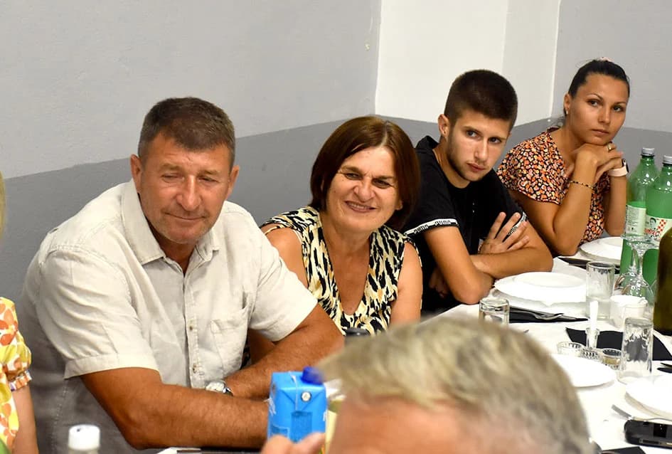 NOGOMETNA LEGRNDA MILE PAVELIĆ PROSLAVIO 40. ROĐENDAN: Brojni uzvanici na proslavi u Alilovcima