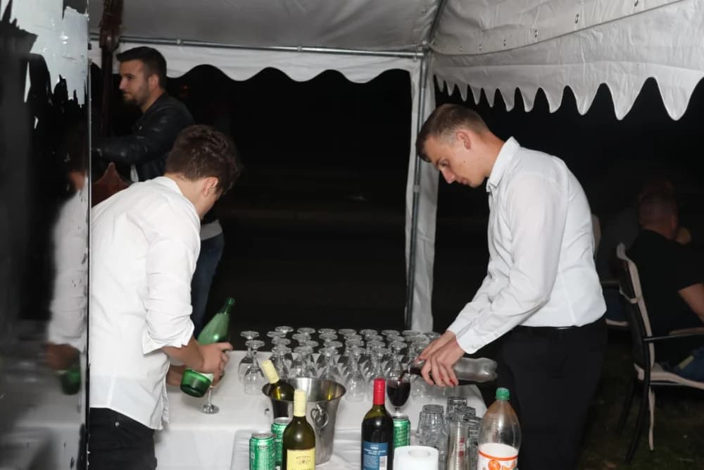 /FOTOGALERIJA/ Caffebar Camel u Kutjevu proslavio 30. obljetnicu rada: Kod nas u lokal dolaze kako one mlađe tako i starije generacije jer se ugodno osjećajuʼ