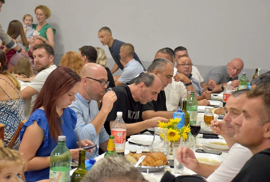 NOGOMETNA LEGRNDA MILE PAVELIĆ PROSLAVIO 40. ROĐENDAN: Brojni uzvanici na proslavi u Alilovcima
