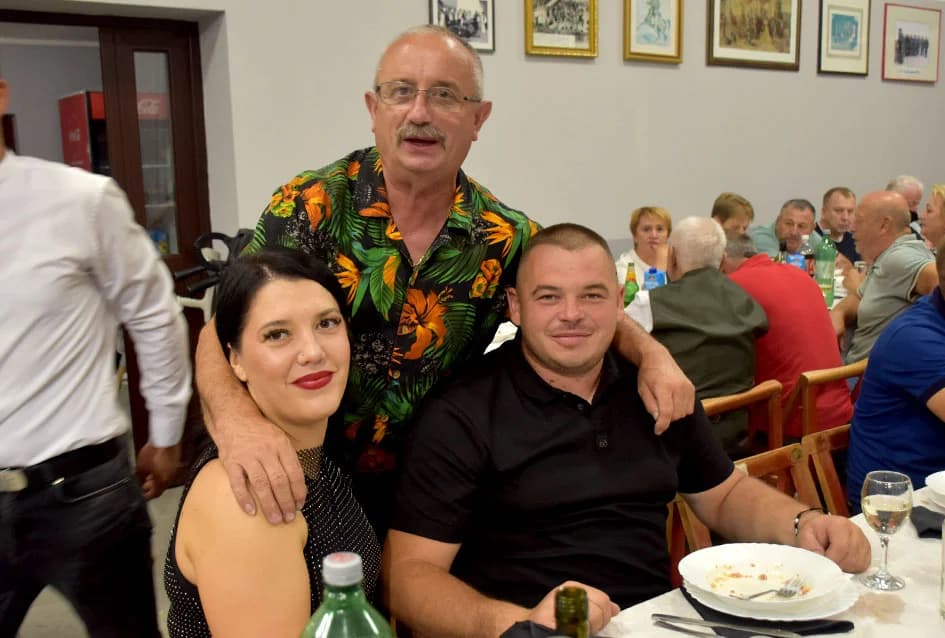 NOGOMETNA LEGRNDA MILE PAVELIĆ PROSLAVIO 40. ROĐENDAN: Brojni uzvanici na proslavi u Alilovcima