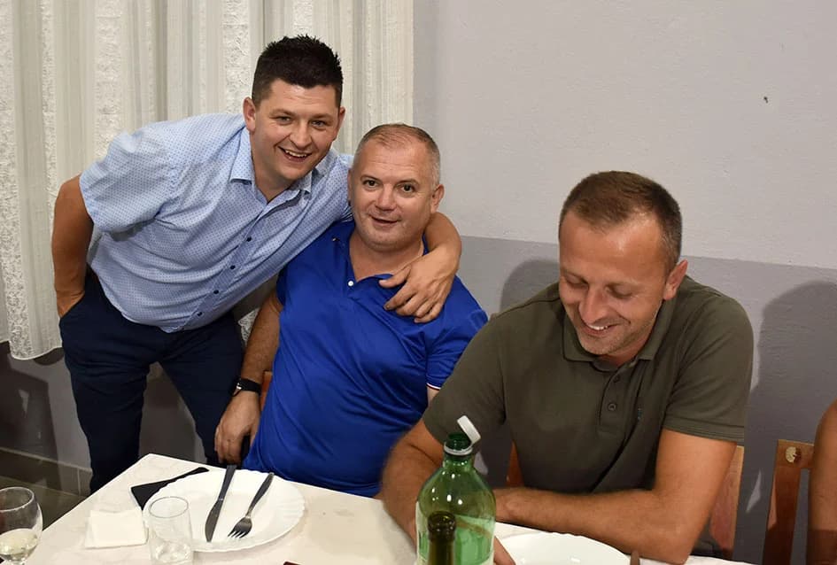 NOGOMETNA LEGRNDA MILE PAVELIĆ PROSLAVIO 40. ROĐENDAN: Brojni uzvanici na proslavi u Alilovcima