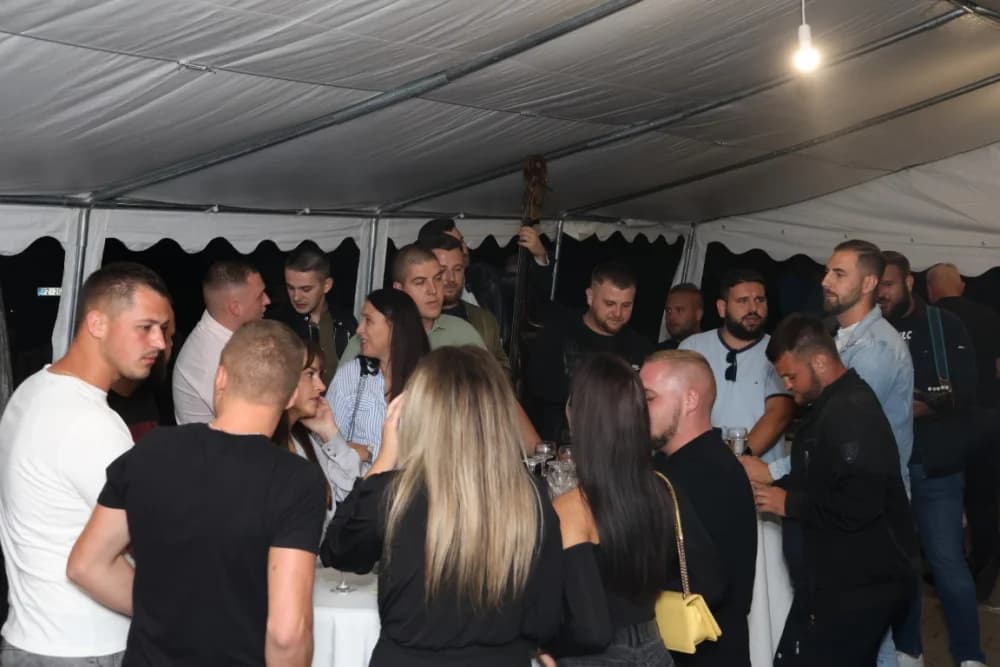/FOTOGALERIJA/ Caffebar Camel u Kutjevu proslavio 30. obljetnicu rada: Kod nas u lokal dolaze kako one mlađe tako i starije generacije jer se ugodno osjećajuʼ