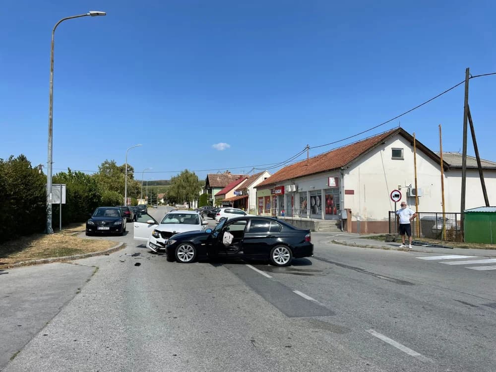 Prometna nesreća u Velikoj: Jedna osoba ozlijeđena