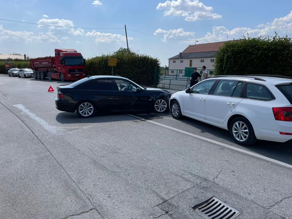 Prometna nesreća u Velikoj: Jedna osoba ozlijeđena