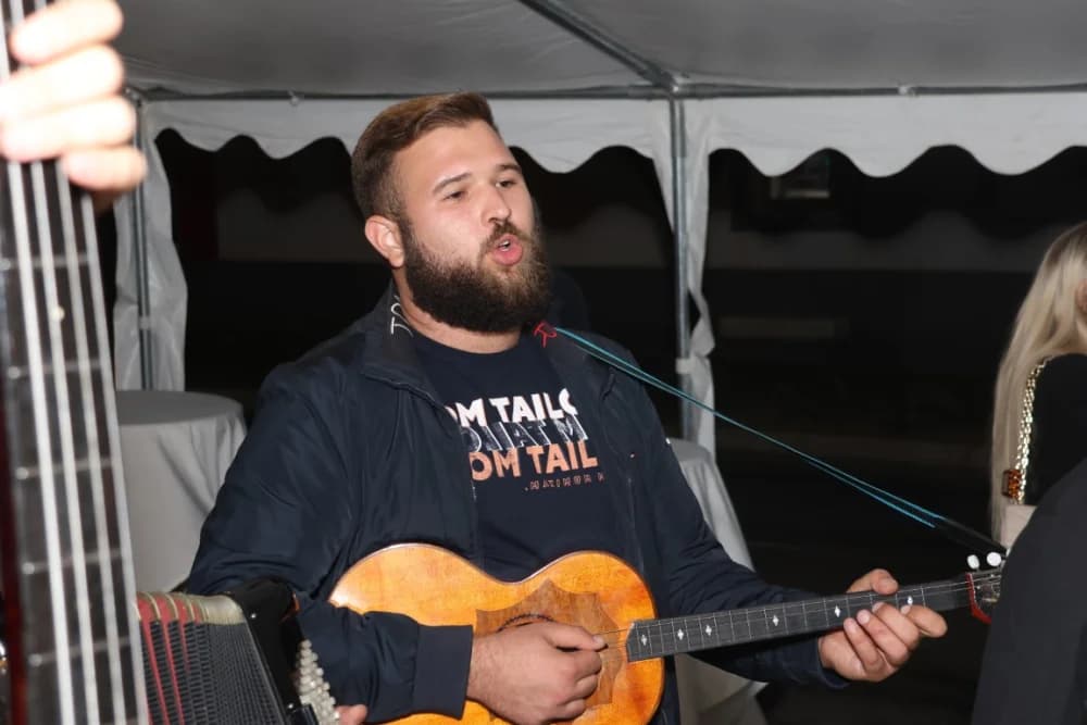 /FOTOGALERIJA/ Caffebar Camel u Kutjevu proslavio 30. obljetnicu rada: Kod nas u lokal dolaze kako one mlađe tako i starije generacije jer se ugodno osjećajuʼ