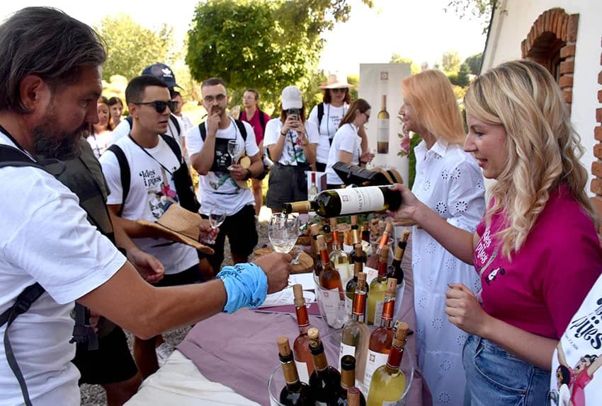 “IDEŠ I PIJEŠ” : Kaptolačkim vinogorjem prošlo više od 450 sudionika