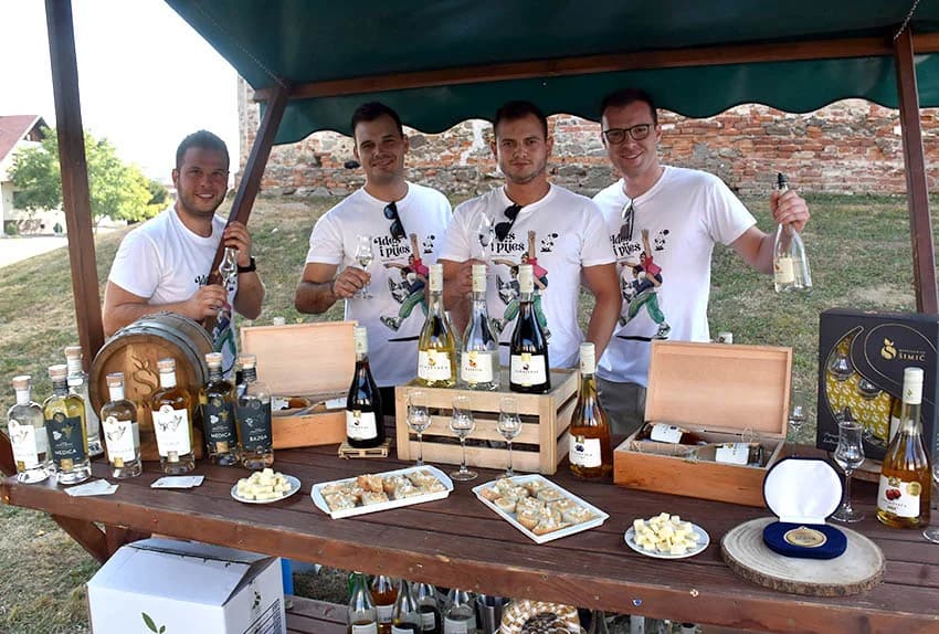 “IDEŠ I PIJEŠ” : Kaptolačkim vinogorjem prošlo više od 450 sudionika